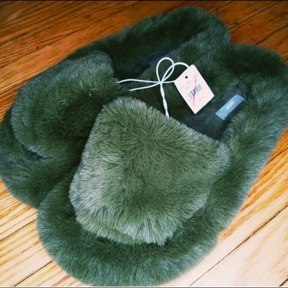 aerie Other - 🆕⭐️AERIE REALLY CUTE OPEN TOE PLUSH HOUSE SHOES⭐️
